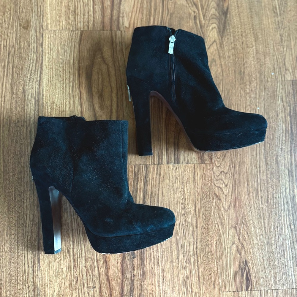 BCBGeneration Black Suede Ankle Winter Platform Boots